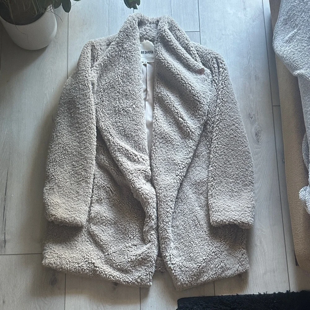 BB Dakota Beige Tan Teddy Coat // Size Small